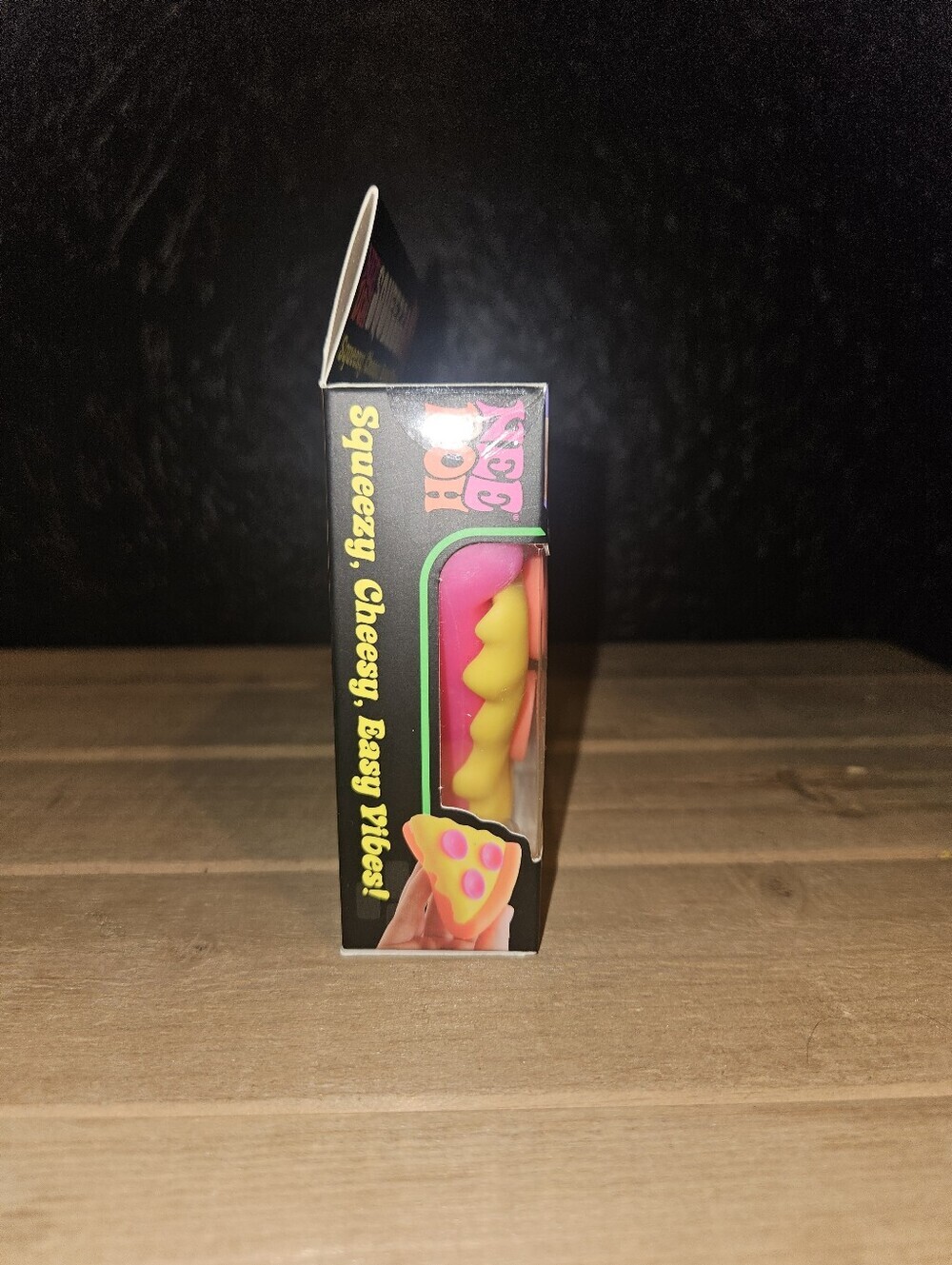 Squeezza Pizza Needoh (PINK CRUST) - Picture 2 of 5